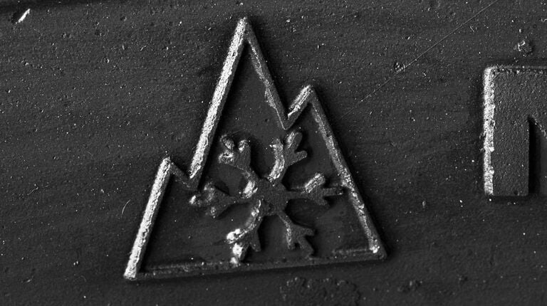 Winter snowflake tire symbol 
